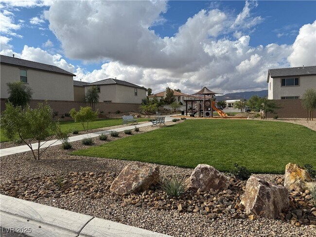 Building Photo - 5943 Swift Lariat St