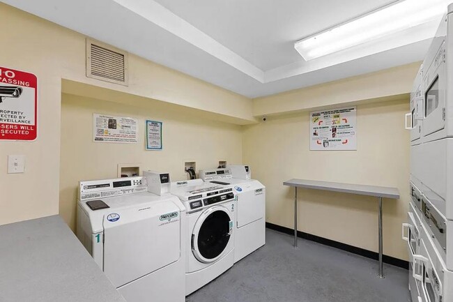 Building Photo - 1 bedroom in NEW YORK NY 10002