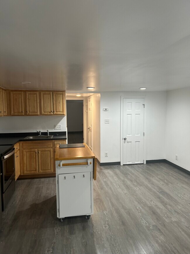 Building Photo - 43 First Street