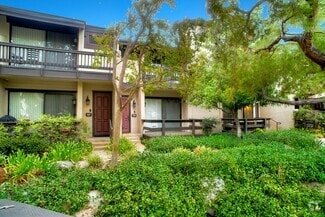 Building Photo - 5711 Owensmouth Ave