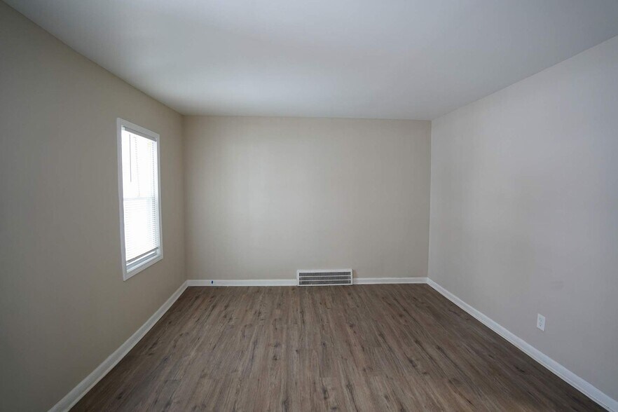 Building Photo - Fully Renovated 3-Bedroom Home – Move-In Ready for You!