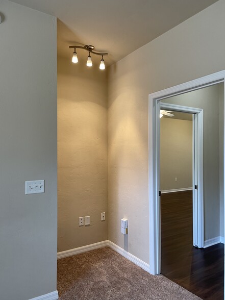 Desk nook with overhead lighting. - 13200 W Newberry Rd