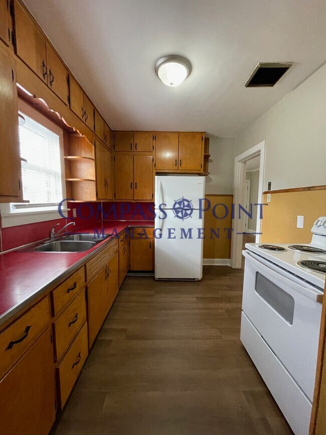 Building Photo - COME RELAX IN YOUR NEW HOME! -First Month's Rent Free!