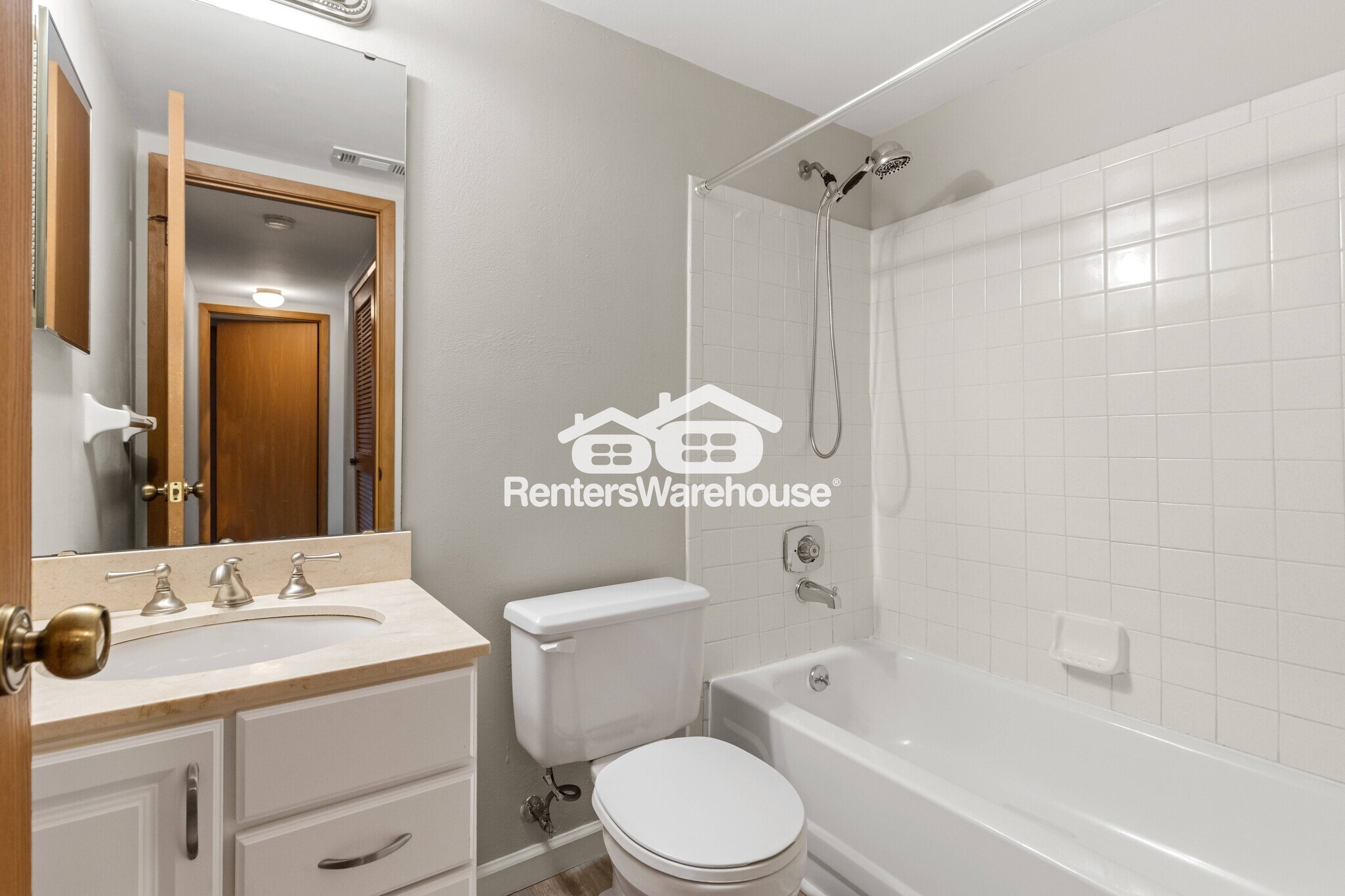 Building Photo - 708 Ridgeside Dr