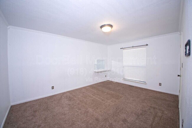 Building Photo - 3302 E 83rd Pl