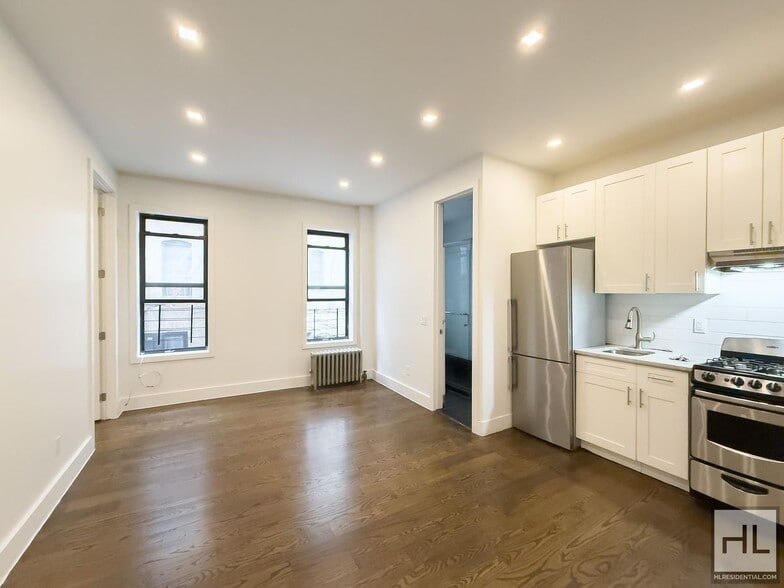 EASTERN PARKWAY / Rent Stabilized Crown Heights 1-Bed 1-Bath / Prospect Park - EASTERN PARKWAY / Rent Stabilized  Crown Heights 1-Bed 1-Bath / Prospect Park
