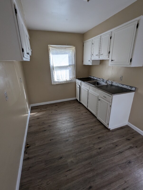 Building Photo - 1604 Maple Dr