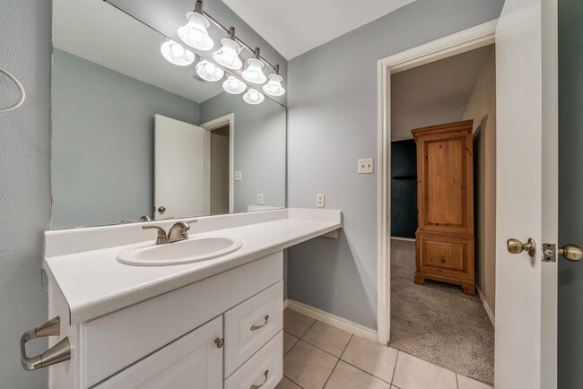 Building Photo - 6858 Celes Meadow Dr