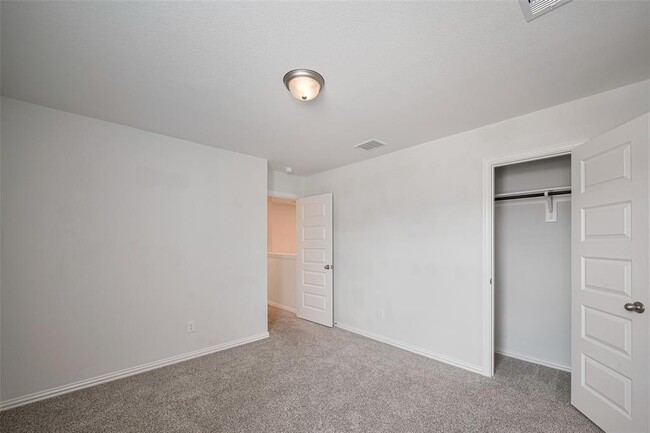 Building Photo - 27846 Western Crk Ct