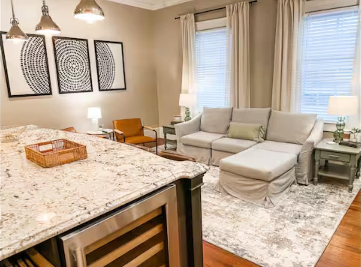 Building Photo - 405 Morson St