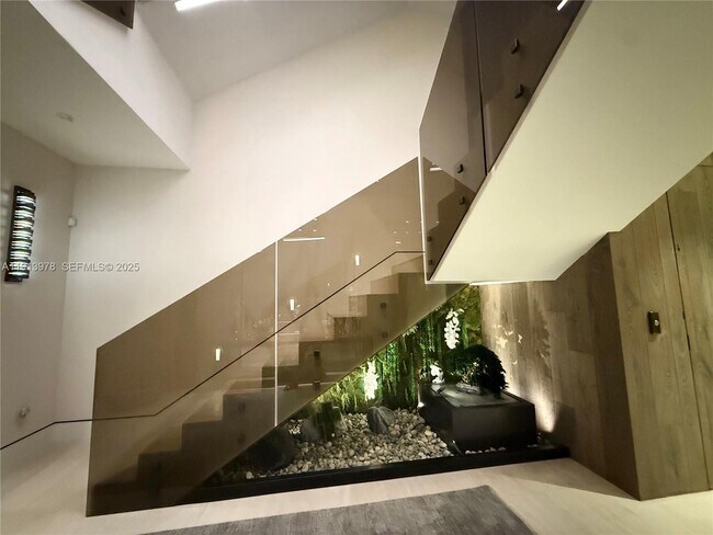 Building Photo - 3554 W Glencoe St