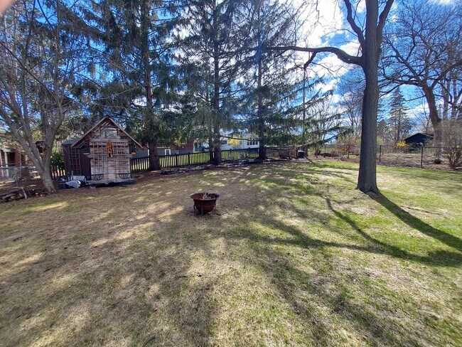 Room to Roam - 4401 Avondale Rd