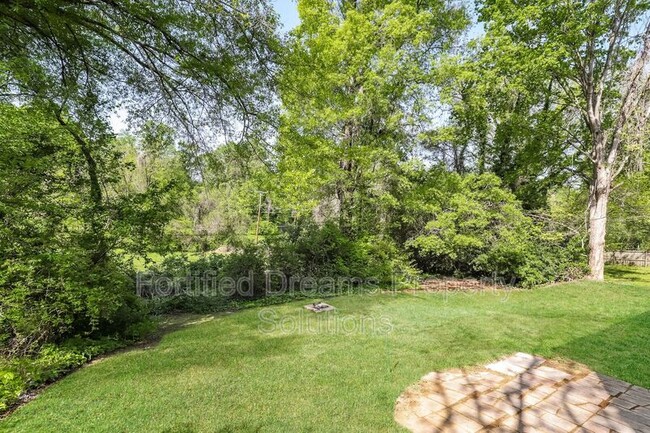 Building Photo - 1101 Surry Dr