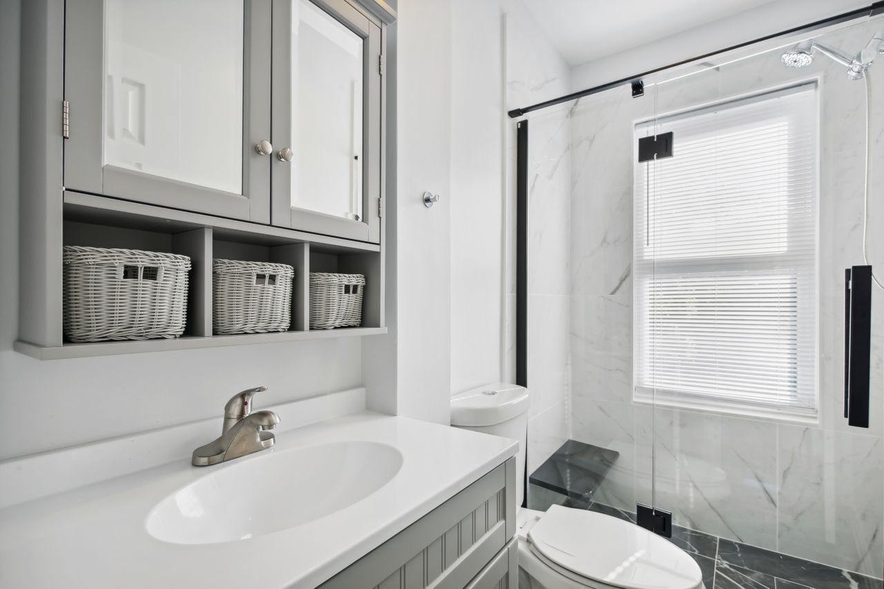 Building Photo - 1110 3rd St NE