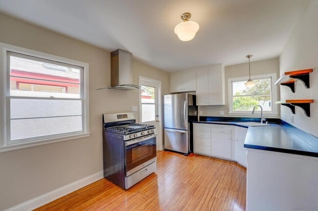 Building Photo - 719 I Ave