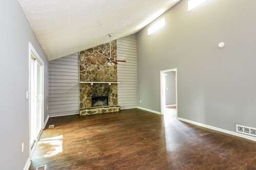 Building Photo - 6603 Valley Hill Dr