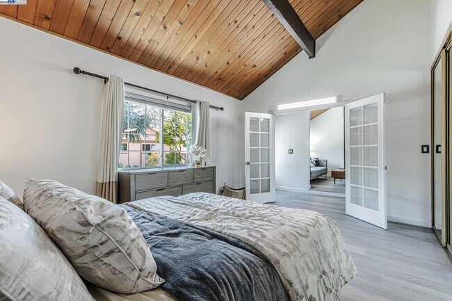 Building Photo - 1835 Cam Estrada