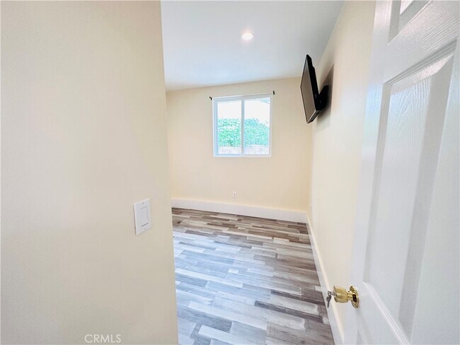 Building Photo - 11598 Cranston Ave