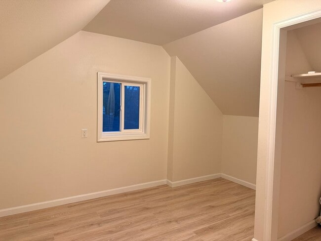 Building Photo - Downtown CDA with Shop!