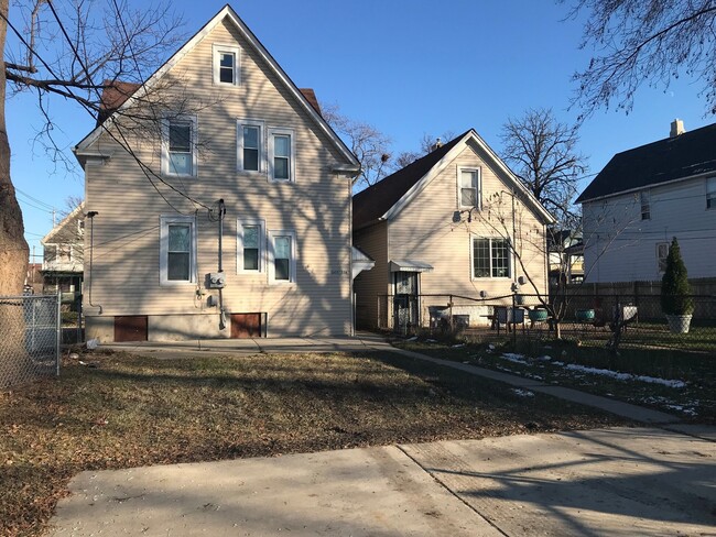 Building Photo - 2655-55A N 24th St