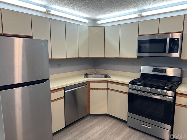 Building Photo - 464 Northam Dr