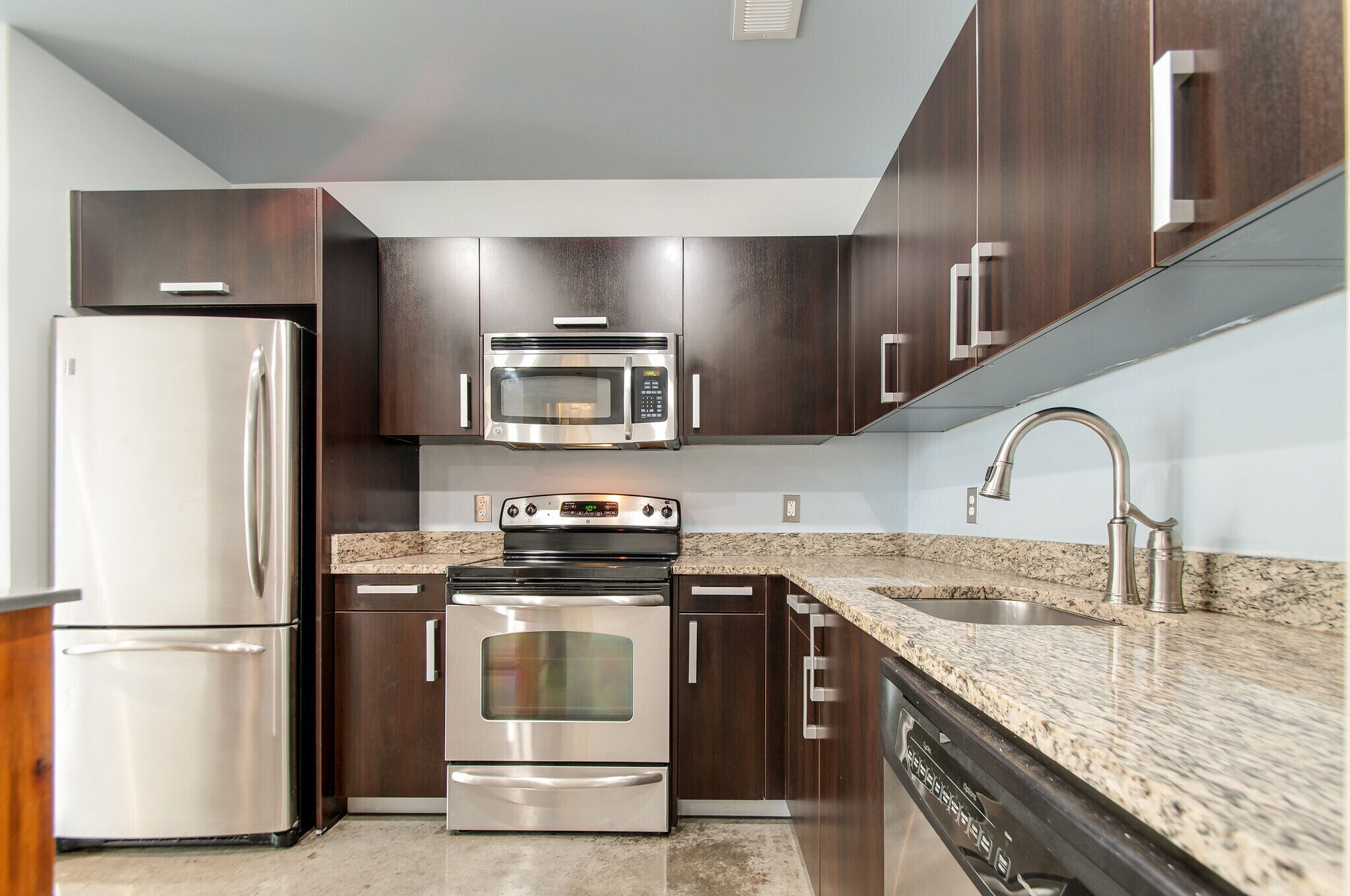 Kitchen - 600 12th Ave S