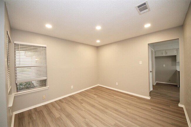 Building Photo - 12010 Ladrido Ln