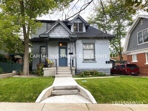 Building Photo - 212 B St E