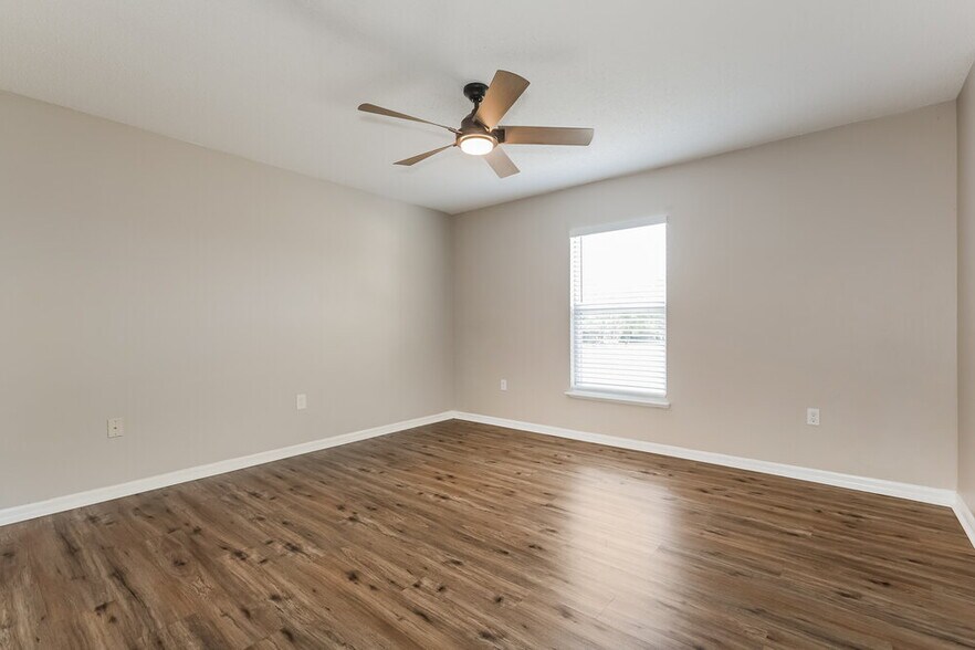 Building Photo - 30200 Double Dr