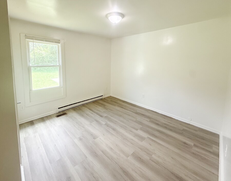Building Photo - 496 Lancaster Creek Dr
