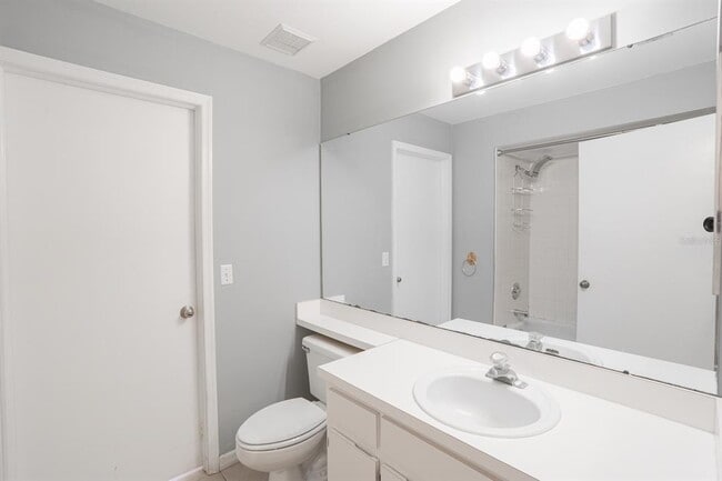 Building Photo - 10435 Crestfield Dr