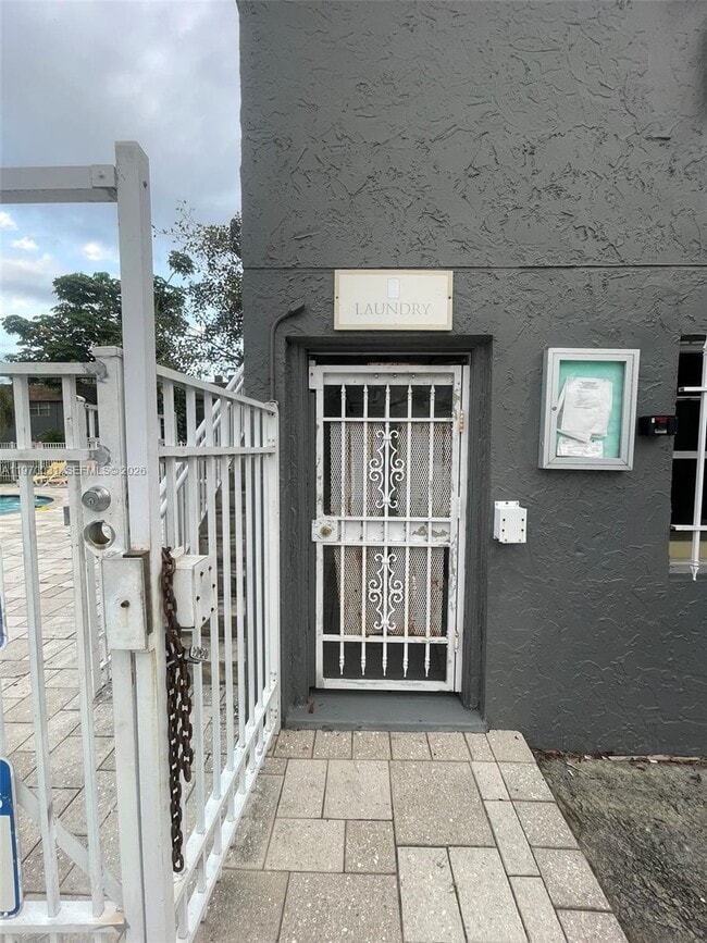 Building Photo - 4730 NW 9th Dr