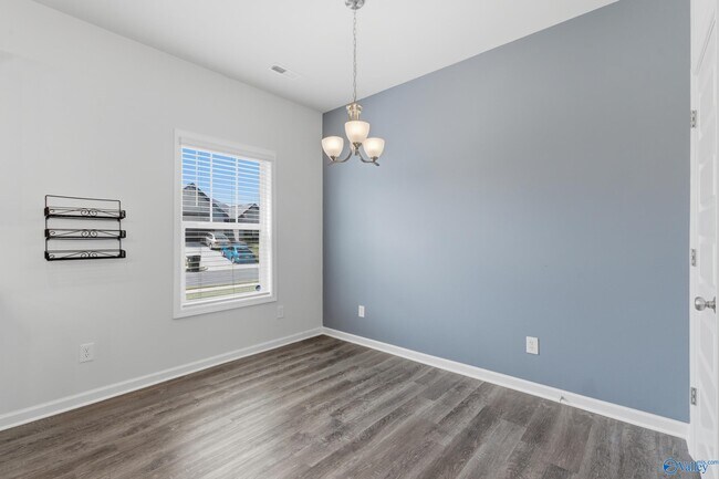 Building Photo - 100 Sartain St