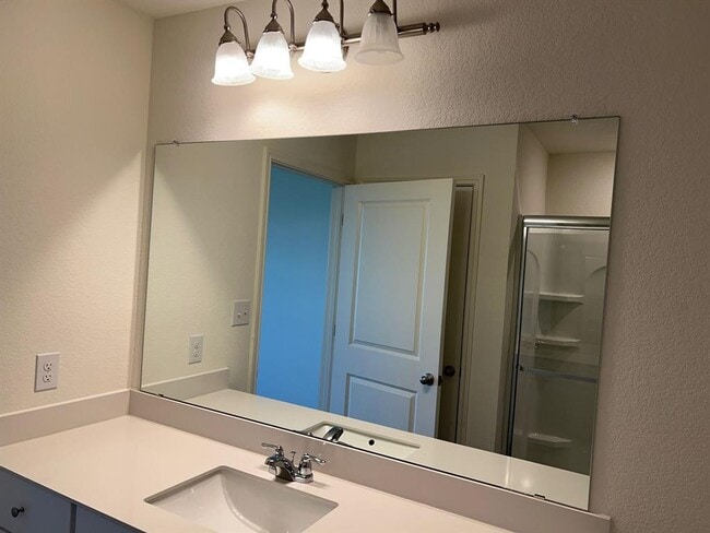 Building Photo - 624 Gemsbok Dr