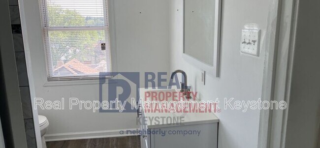 Building Photo - 408 Alice St
