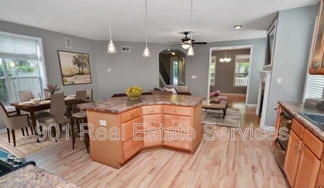 Building Photo - 1413 Island Town Dr