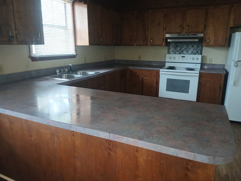 Building Photo - 576 Halbert Heights Rd