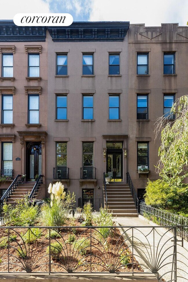 Building Photo - 46 1st Pl