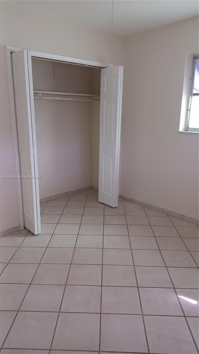 Building Photo - 2015 N 31st Ave