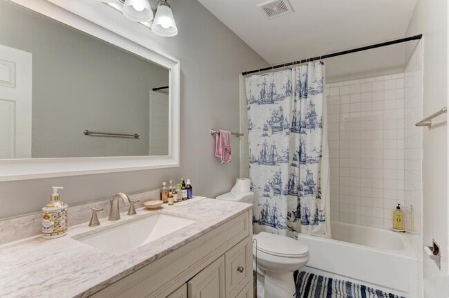 Building Photo - 3615 Fairfax Ct E