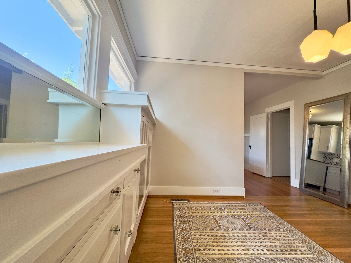 Building Photo - 2309 Derby St