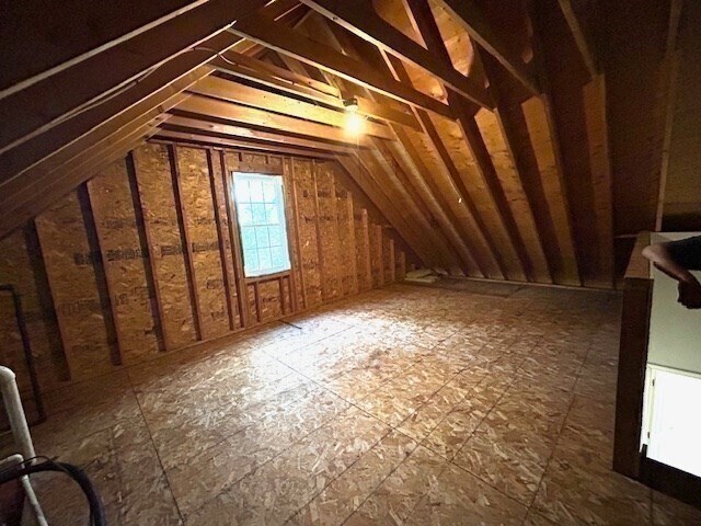 Building Photo - 536 Middle St