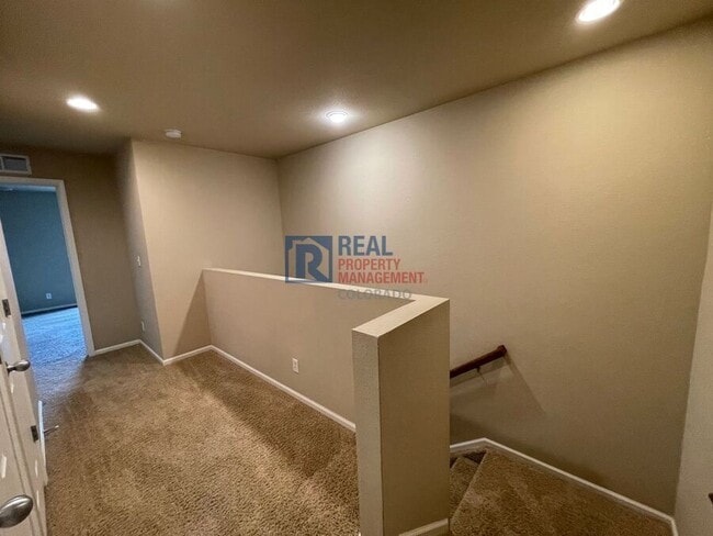 Building Photo - 2608 Stonecrop Ridge Grove