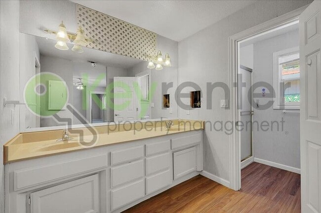 Building Photo - 3556 Mesa Verdes Dr