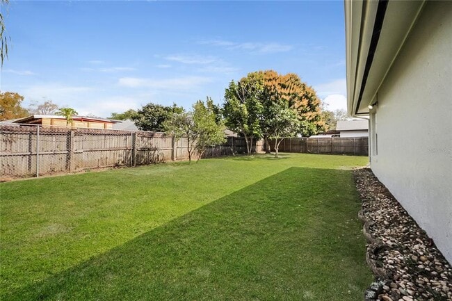 Building Photo - 2733 Mint Dr