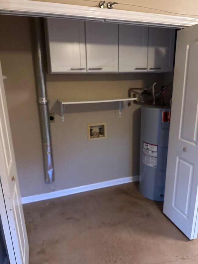 Building Photo - Great townhome in Brewster Estates!