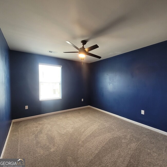 Building Photo - 220 River Meadow Dr