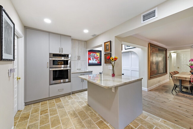 Building Photo - 6548 Patio Ln