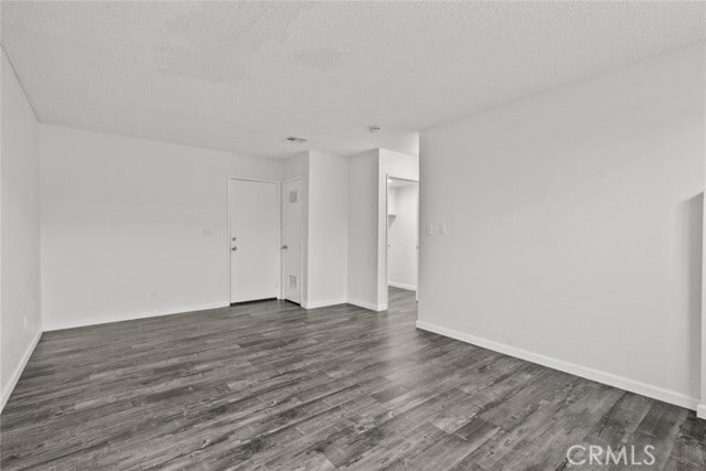 Building Photo - 520 E Elmwood Ave