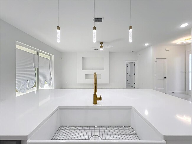 Building Photo - 780 Kangaroo Ct